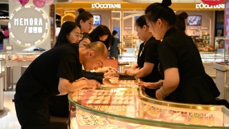 五一金价大跳水，有人一夜亏超47万，有人兴奋“扫货”